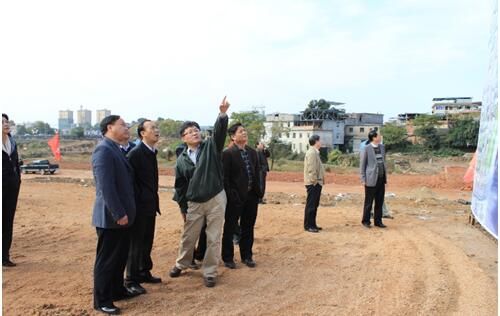 中渡口至瓷都大橋棚戶區(qū)改造、天主教堂保護(hù)性修繕現(xiàn)場調(diào)度會