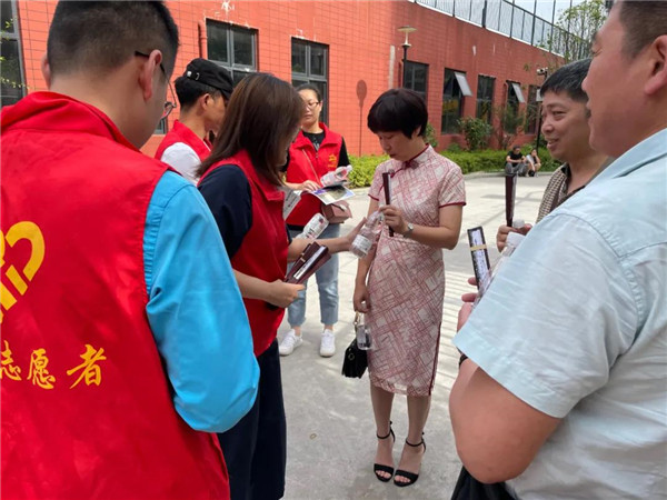 御窯景巷黨支部開展助力高考，為夢想護(hù)航活動