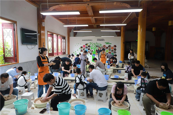 市古鎮(zhèn)投資公司工會開展“童心未泯，與你同行”六一兒童節(jié)親子活動