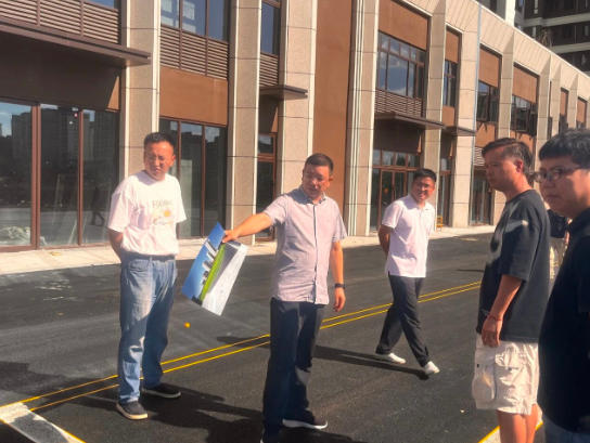 周長根董事長率隊深入古鎮(zhèn)學(xué)府項目現(xiàn)場調(diào)研